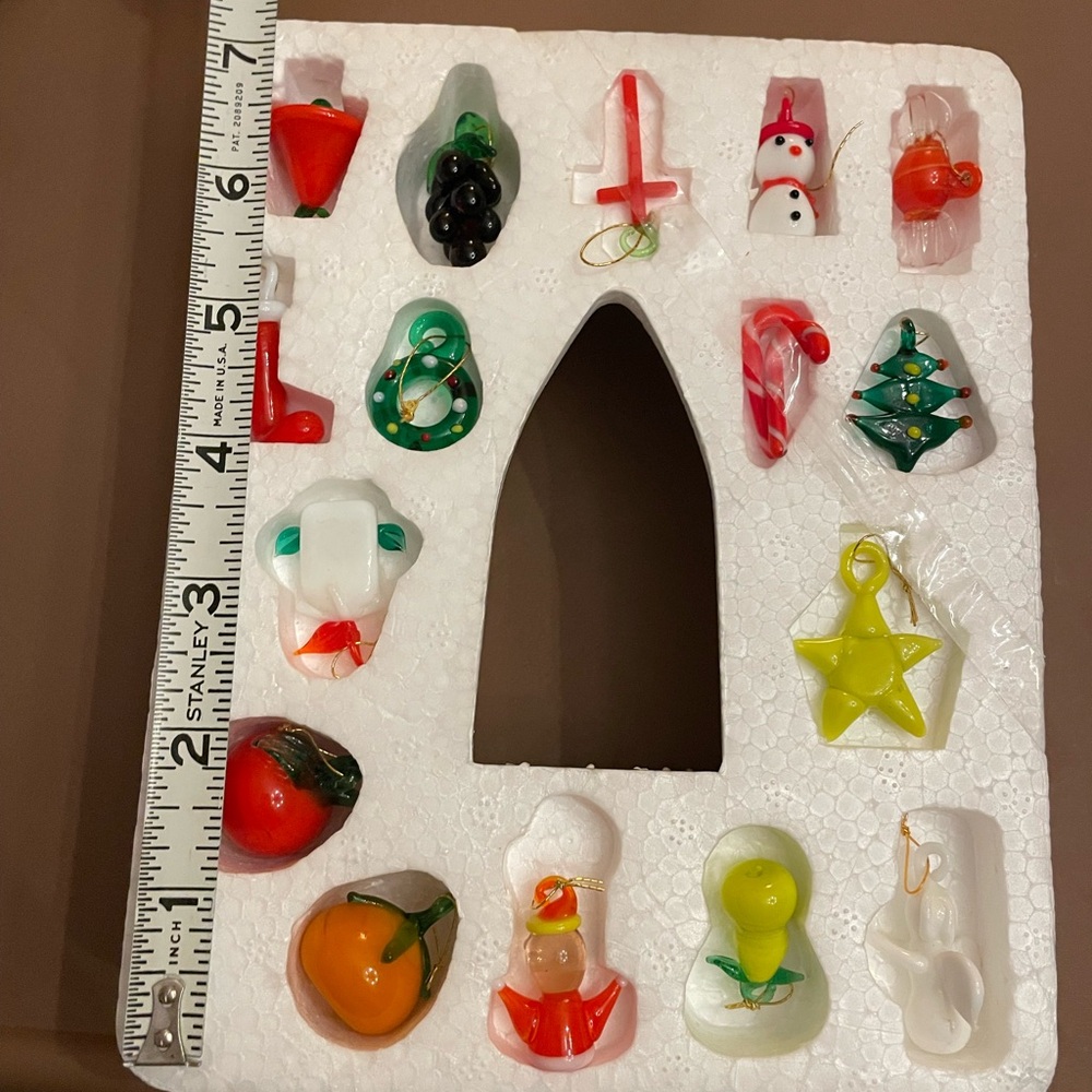 Glass Christmas Tree with Yellow Star - Picture 3 of 7